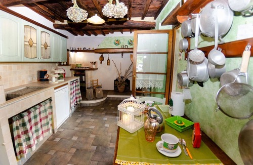 Massa e Cozzile Villa | Stunning villa for 5 people with private pool, WIFI, TV, veranda and pets allowed