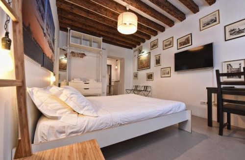 Castello House | Stylish Self-Contained Room & Bath in Castello between Biennale & San Marco