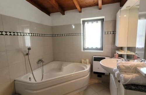 Endine Gaiano House | Villa Dall'Angelo Attico Mountain Lake Endine Hospitality