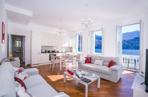 Carate Urio Apartment | Villa Larius Balcone, Carate Urio, Italy