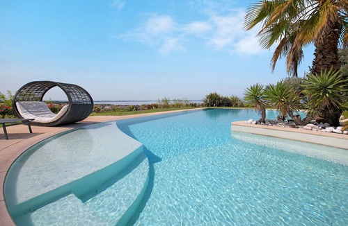 Montioni Villa | 'Villa Sellemond' with Lake View, Pool, Garden & Wi-Fi