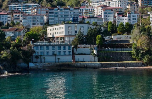 Altınordu Hotel | Waveside hotel