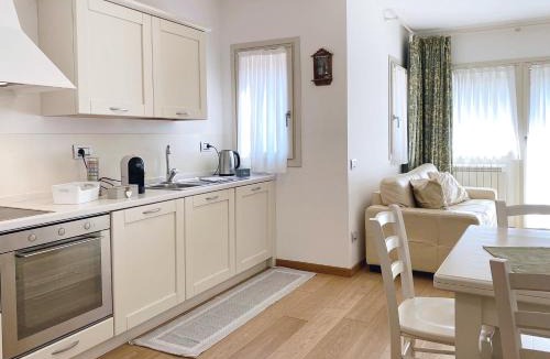 Temu Apartment | White Bear