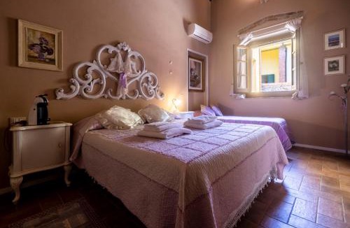 Empoli House | White Room