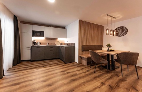 Gais Hotel | Wonga Apartments