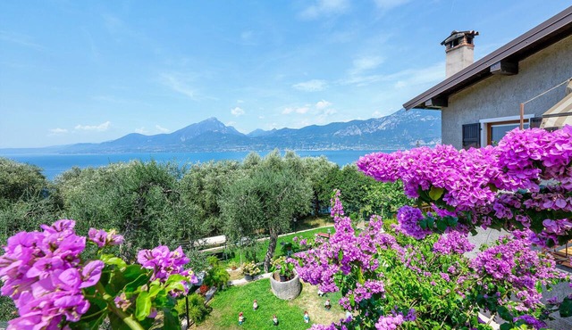 Apartment 'Casa Antony' with Lake View, Private Terrace and Wi-Fi