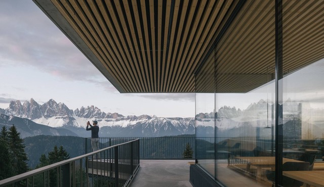 Apartment Hotel "Anders Mountain Suites 6" with Private Sauna, Slope Access & Wi-Fi