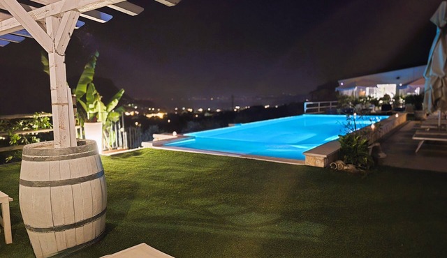 Apartment 'Relais Olivi App Balcone G' with Lake View, Wi-Fi and Air Conditioning