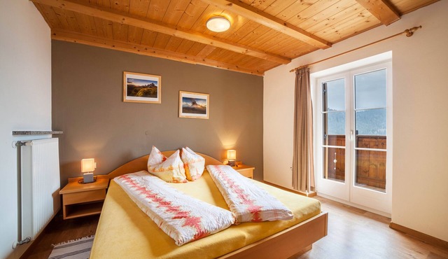 Apartment "Lingerhof - Arnika" with Mountain View, Balcony & Wi-Fi