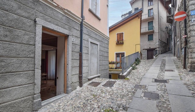 Awesome apartment in Edolo with WiFi