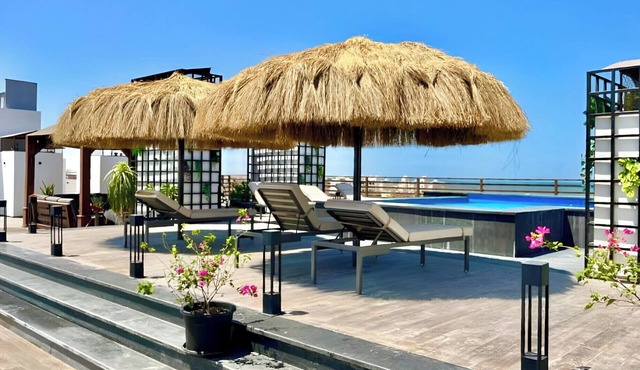 Bali Style Double Room- Roof Top Pool & Sleeps 2