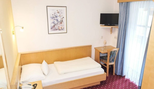 Basic & Classic | max. 1 pers. | balcony | 13m² - Hotel Angerwirt