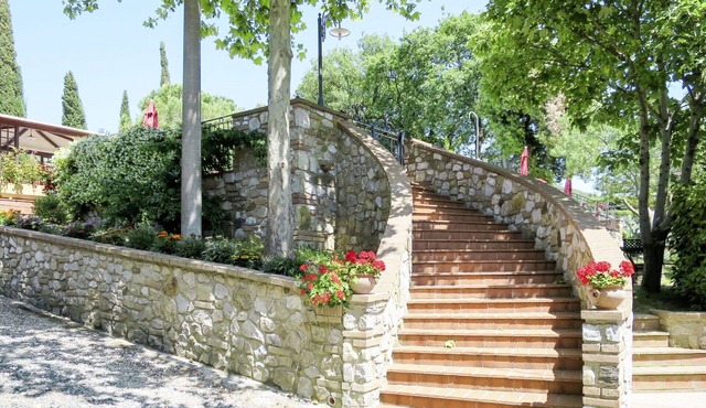 Beautiful apartment for 5 guests with pool, WIFI, TV, terrace and pets allowed