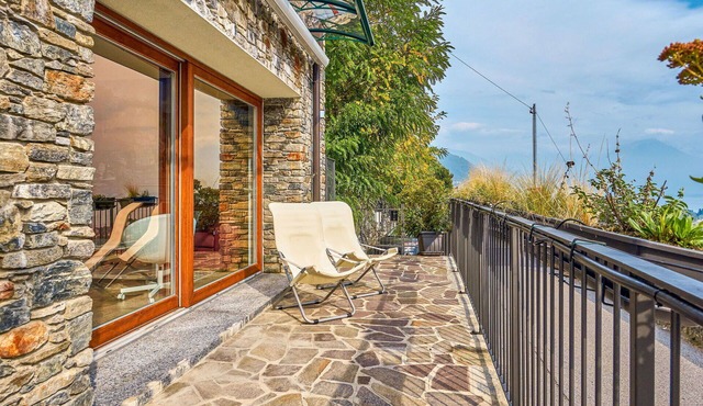 Beautiful private villa for 6 people with WIFI, A/C, private pool, TV and terrace