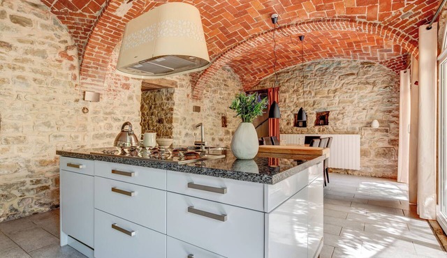 Casa Carlin, Cascine Crema: large house that sleeps up to 11 people, with a 20x14 m pool