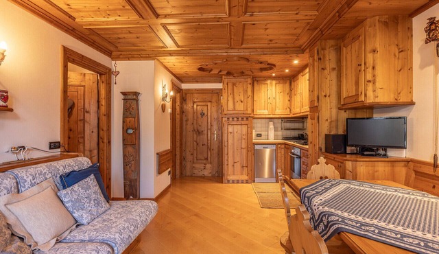 Casa Lacedel 2 on Ski slopes