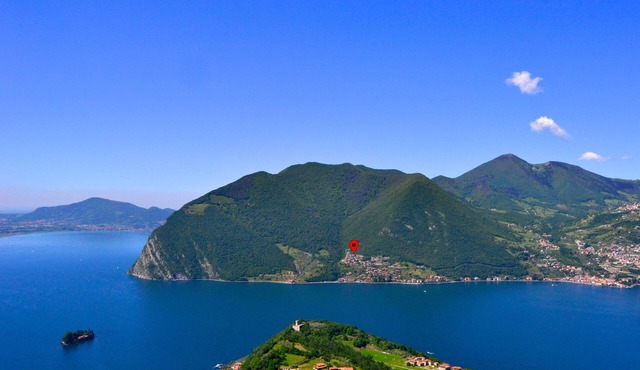 Casa Moia – Luxury with Privacy, Airco, Pool & Open Views over Lake Iseo ★