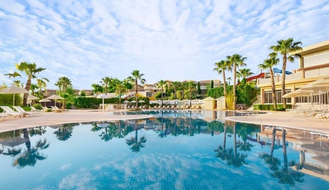 Comfortable Flat with Communal Pool in Kusadasi-Awz146