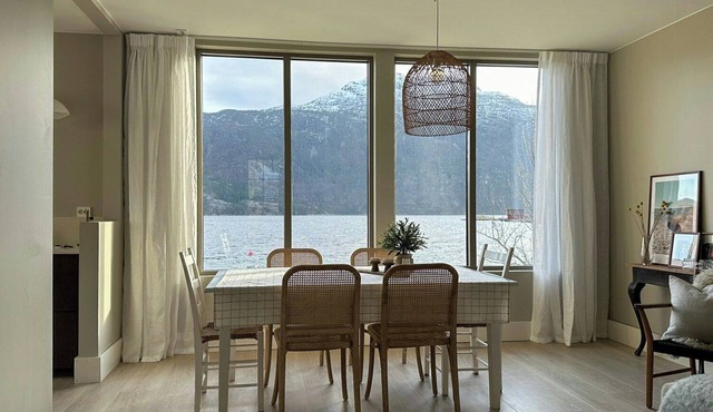 Country home with beach and dock in Erfjord