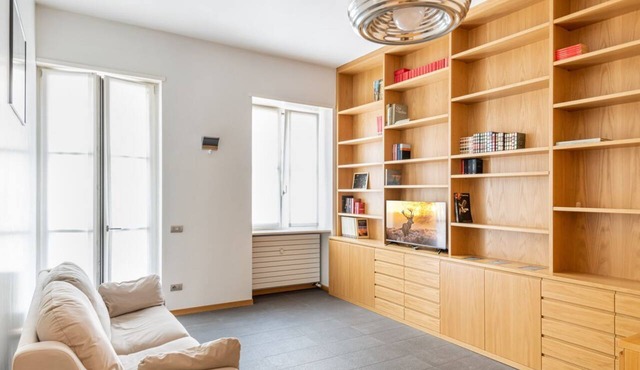 Easylife - Elegant abode two steps from the Duomo