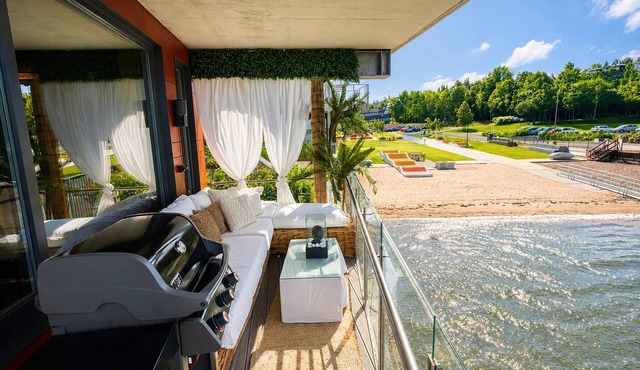 Luxurious Central Tønsberg Apartment Located on the City Beach