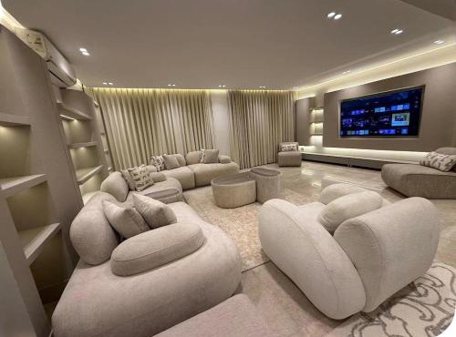 Luxurious Modern Flat with Nile & Pyramids View