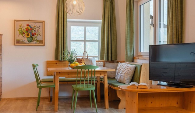 Maisonette with Timeless Elegance & Panoramic Views