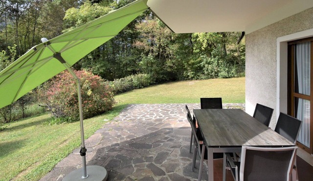Nice apartment in villa for 5 guests with WIFI, TV, terrace and pets allowed