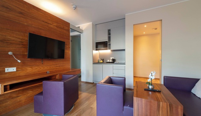 Pakat Suites
