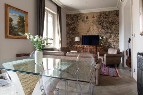 Plaza View Luxury Apartment, Alba