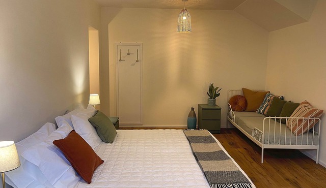 Room 2, Courtyard, Casa Campo