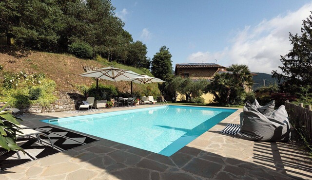 Stunning private villa with A/C, WIFI, private pool, TV, patio and panoramic view, close to Cort.