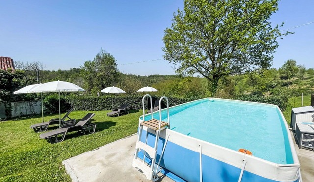 Stunning villa for 7 people with A/C, WIFI, private pool, TV, terrace and pets allowed