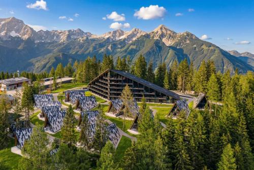 TRIFORET alpin resort by Falkensteiner