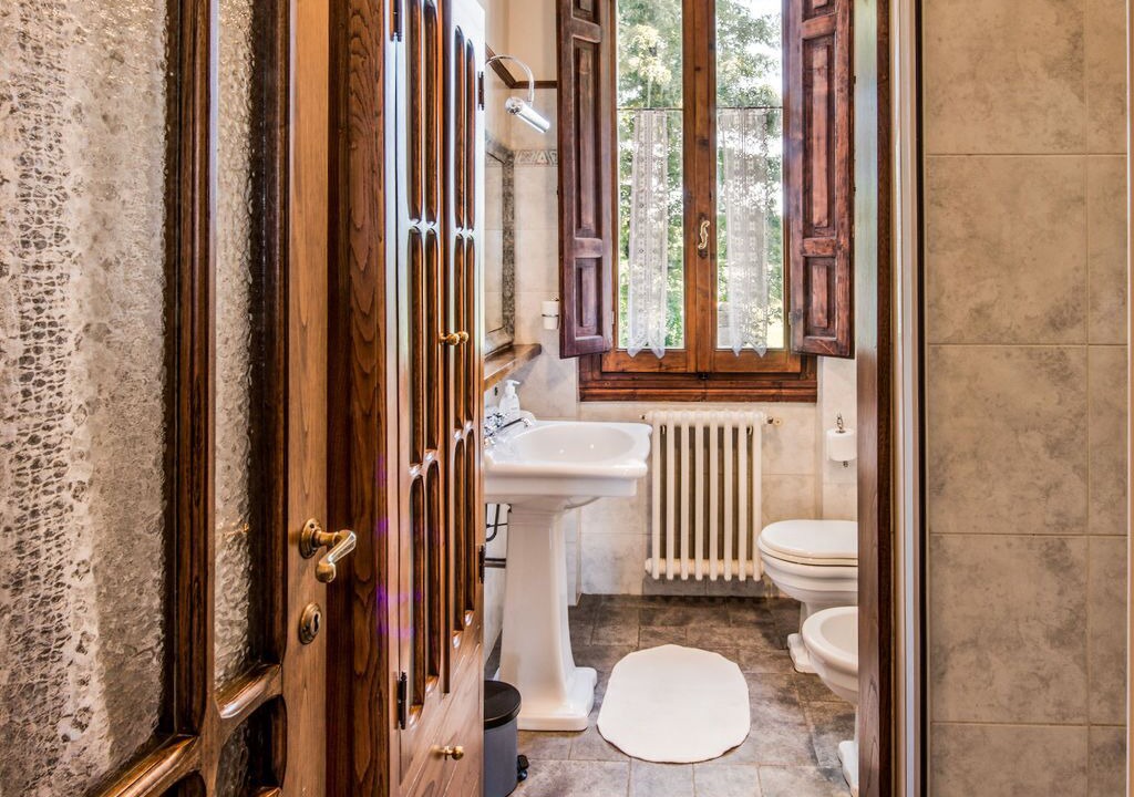 Photo of Bathroom in Neri